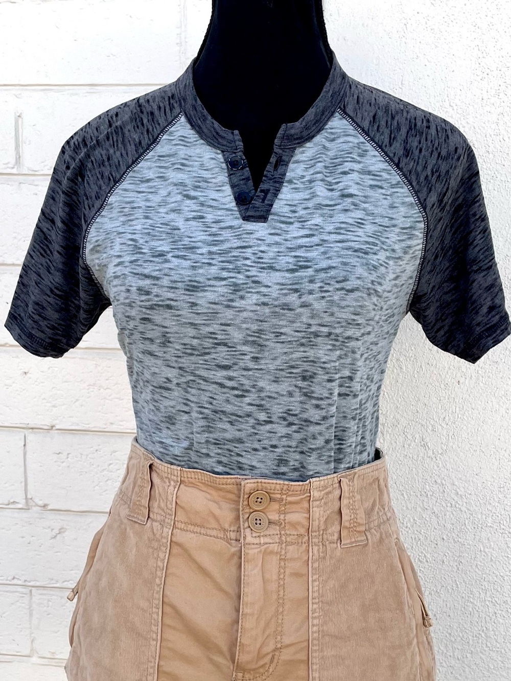 Express Burnout Henley Tee Raglan Sleeve Gray Charcoal Heather Comfy XS Unisex